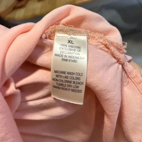 Tantrums women’s size extra large pink quarter length button in the front blouse - Picture 2 of 4